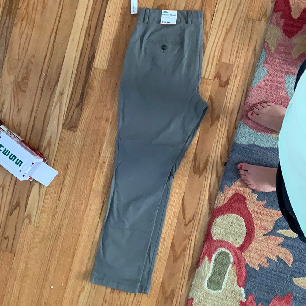 Old navy men’s gray athletic fit pant